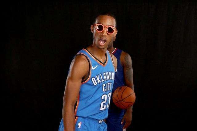 盘点NBA史上十大顶级干拔三分手